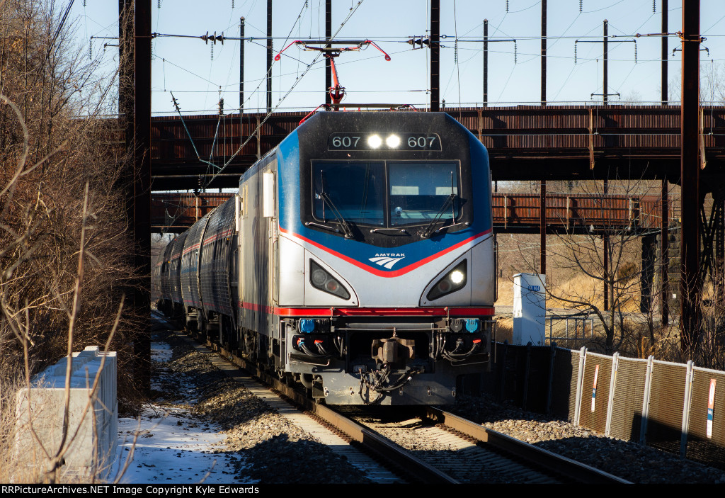 AMTK ACS-64 #607 on "Keystone Service" No. 664